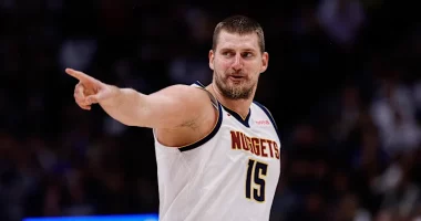 NBA/ Jokic lë pas “Magjikun”, “ylli” serb realizon një tjetër “triple double”