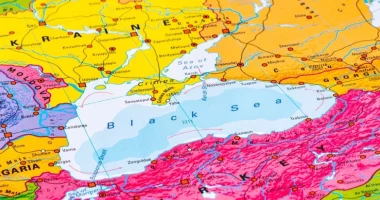 Derdhja e naftës në Detin e Zi, autoritetet në Krime pritet të shpallin gjendjen e jashtëzakonshme