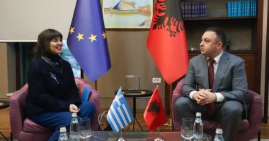 Fluksi në kufi me Greqinë/ Ardhja e emigrantëve, Ministri i Brendshëm takon ambasadoren greke