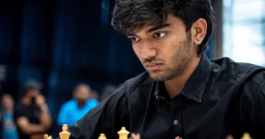 Kampioni i ri i shahut/ Indiani, Gukesh Dommajaru triumfon në finalen e Singaporit