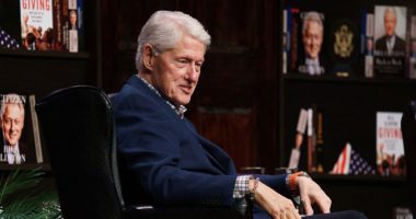 Bill dhe Hillary Clinton u bëjnë thirrje votuesve demokratë të qëndrojnë të angazhuar politikisht