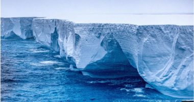 Ajsbergu më i madh në botë sërish në lëvizje drejt Oqeanit Atlantik