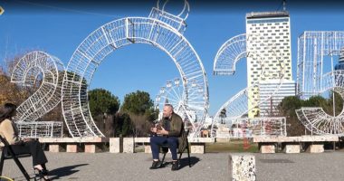 Si dhe sa shpenzojnë shqiptarët për festa? Eksperti: Një tryezë mesatare kushton deri në 60 mijë lekë