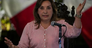 Bëri një ndërhyrje në hundë pa informuar askënd/ Presidentja e Perusë nën hetim