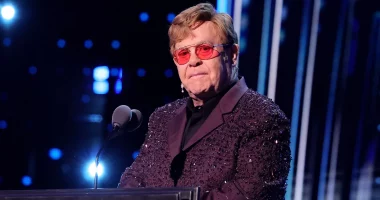 Elton John beson se legalizimi i marijuanës është një gabim i madh i Amerikës së Veriut