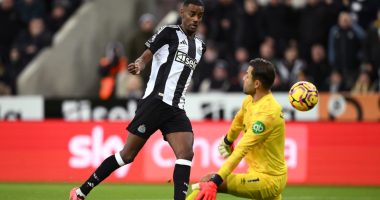 Arsenal vihet pas “bomberit” suedez, “Topçinjtë” duan Isak në “Emirates”