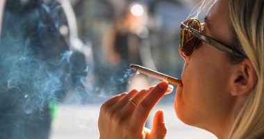 Studimi: Çdo cigare që pini u merr rreth 20 minuta jetë