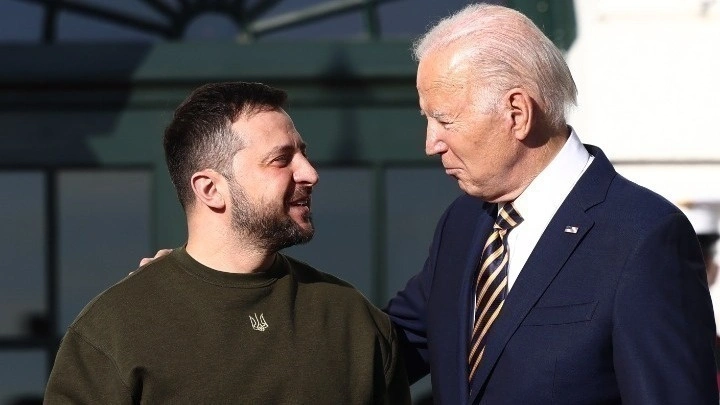 Zelensky: Do të telefonoj Biden për të folur për anëtarësimin në NATO