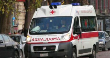 Sherr në familje/ Gruaja zihet me burrin dhe hidhet nga ballkoni, arrestohet 52-vjeçari në Tiranë