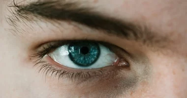 Të gjithë njerëzit me sy blu kanë një paraardhës të përbashkët, sipas shkencës