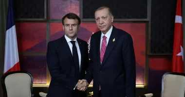 Erdogan bisedë telefonike me Macron, në fokus situata në Siri
