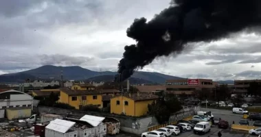 VIDEO/ Shpërthim i fortë në një rafineri nafte në Firence, raportohet për një viktimë dhe disa të plagosur