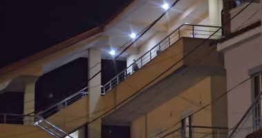 Tiranë, vdesin nga asfiksia, nxirren nga banesa trupat e pajetë