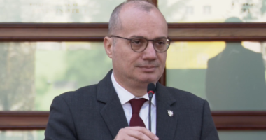 “Diplomacia shqiptare, 112 vite”, Hasani: Ripërtërijmë angazhimin për të forcuar pozicionin e vendin në arenën ndërkombëtare