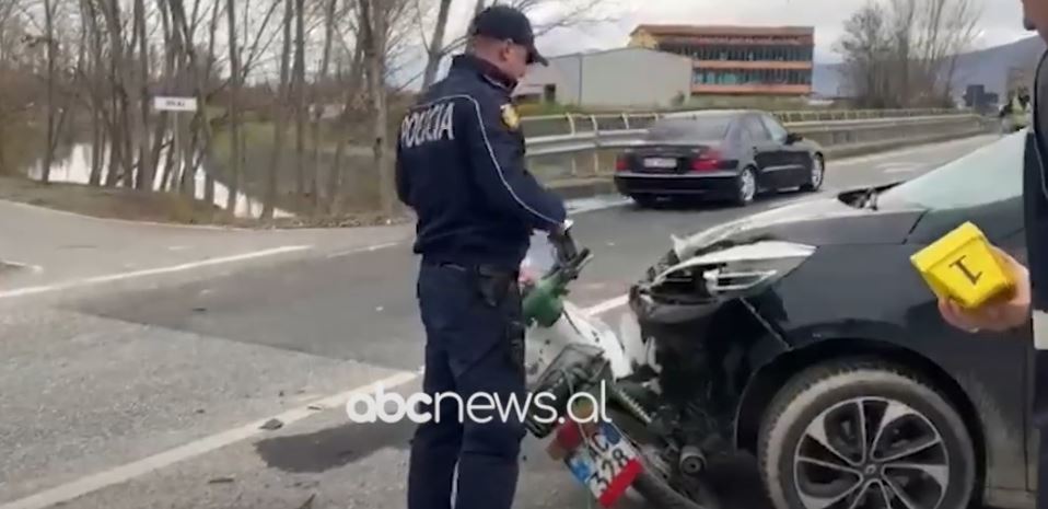 Aksident në aksin Lezhë-Shkodër/ Makina përplas motoçikletën, plagoset rëndë drejtuesi