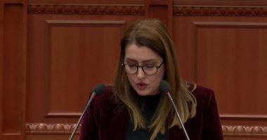 Zhupa kërkoi interpelancë për vrasjen e 14-vjeçarit, Manastirliu: Në hall për një karrige, dhimbjen s’mund ta ktheni në cirk politik