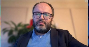 “Kosova pa progres në politikën e jashtme”/ Hajrizi: Kurti e ka humbur “busullën” me ndërkombëtarët