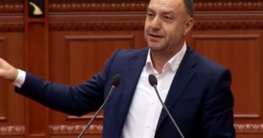 “E humbe shansin Sali”, Shalsi i kthehet Berishës: Mbetesh një rudiment politik, mban peng opozitën