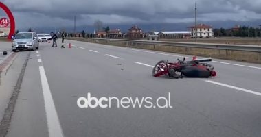Aksident në Korçë/ Makina përplaset me motorrin, dëmtohet 1 person