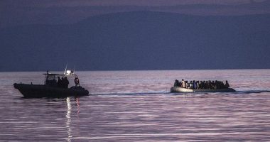 “Save The Children”: Kampet ku qëndrojnë fëmijët emigrantë në Greqi janë alarmante