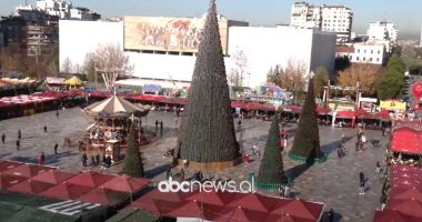 “Fshati” i festave/ Krishtlindjet, muzikë, lodra dhe argëtim në qendër të Tiranës