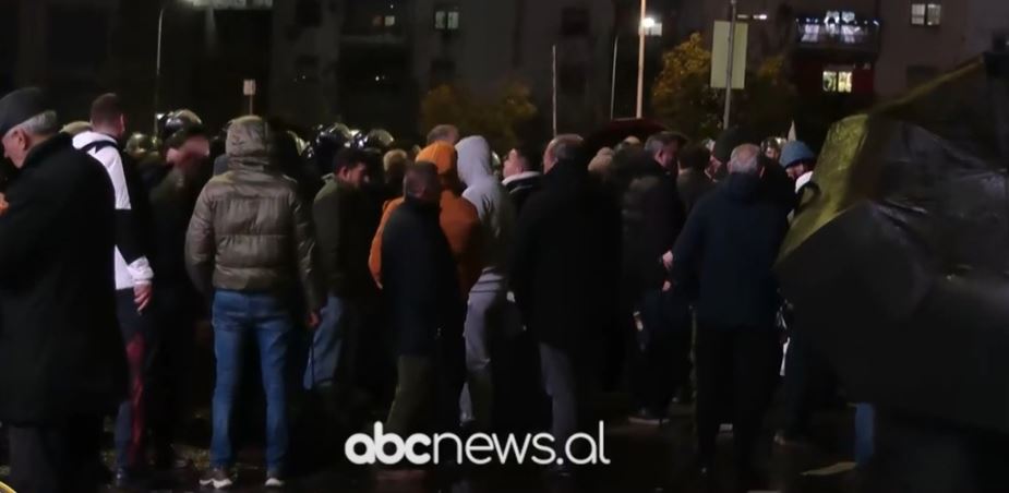 Protesta e opozitës/ Shkon në 30 numri i të shoqëruarve