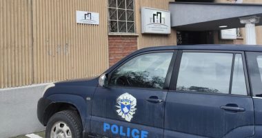 Kosova mbyll dy ndërmarrje publike serbe në veri