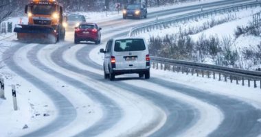 Kushtet ekstreme të motit në Gjermani “paralizojnë” trafikun