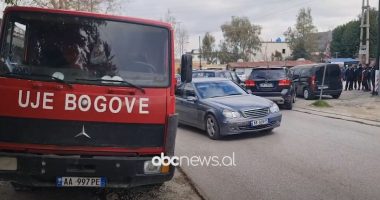 Pamjet nga vendngjarja/ Përplasen tre automjete, tre të lënduar në Fier