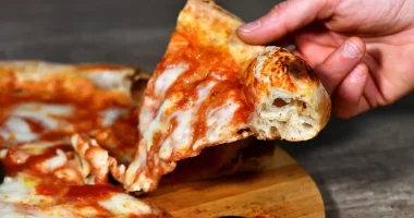 Italianët porosisin 14 mijë kilogramë pica në ditë