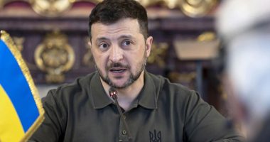 Zelensky nënshkruan ligjin/ Të rinjtë që mbushin 17 vjeç do rekrutohen në ushtri