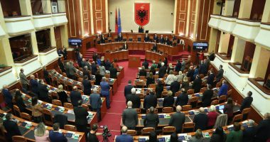 Seanca parlamentare/ Kuvendi e nis me 1 minutë heshtje në nder të kryepeshkopit Anastas