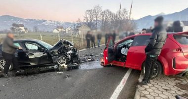 Përplasen dy automjete në Suharekë, raportohet për pesë të plagosur