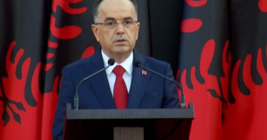 Presidenti Begaj uron Kurban Bajramin: Dita në të cilën besimtarët myslimanë afrohen më pranë Zotit