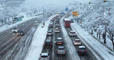 Dëborë e madhe në Korenë e Jugut, bllokime në autostrada