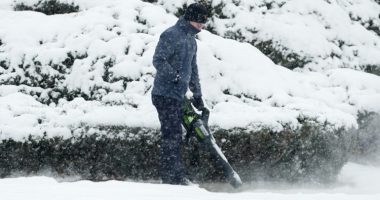 Bora dhe akulli mbulojnë Britaninë dhe veriun e Francës, shënohen dy viktima