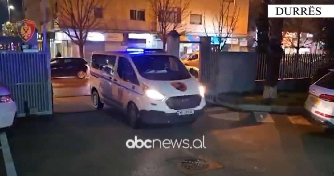 Kanosi një person dhe i mori automjetin/ Durrës, pranga 37-vjeçarit, çfarë iu gjet në banesë