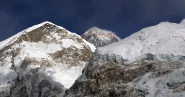 Rriten kostot e ngjitjes në Everest/ Alpinistët do të paguajnë 14,500 € në sezonin e pikut