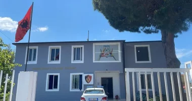 Përndoqi për një vit ish-gruan, arrestohet 63-vjeçari në Divjakë