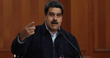 SHBA ofron 25 milionë dollarë për arrestimin e Maduros