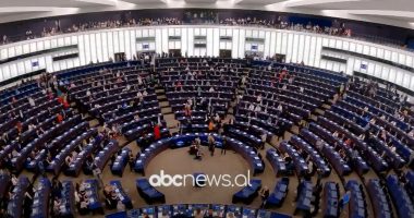 Tarifat e Trump u shpallën të jashtëligjshme nga Gjykata Supreme, Parlamentin Europian pezullon marrëveshjen tregtare me SHBA-në