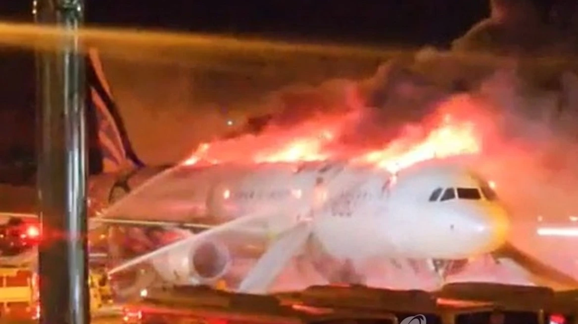 Koreja e Jugut/ Merr flakë avioni në aeroport, shpëtohen pasagjerët