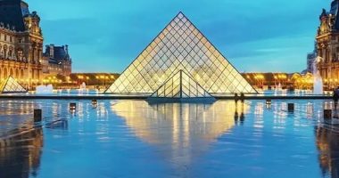 Muzeu i Luvrit në gjendje alarmante, dëmtimet dhe mbipopullimi me vizitorë rrezikojnë hapësirat e tij