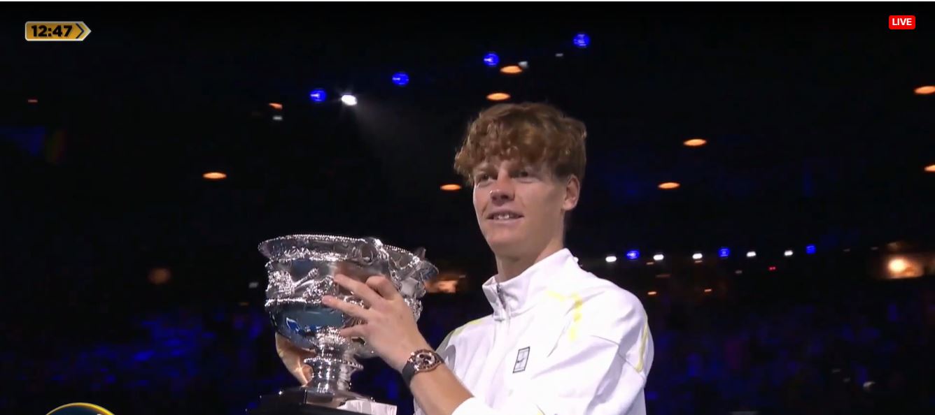 Sinner “pushton” Australinë/ Tenisti italian mposht gjermanin Zverev në finale