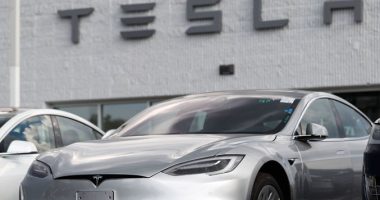 Tesla tërheq nga tregu rreth 239,000 automjete, ja çfarë problemi dyshohet 
