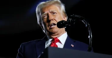 Përplasja për emigrantët e dëbuar/ Kolumbia tërhiqet pas kërcënimeve të Trump, pezullohen tarifat