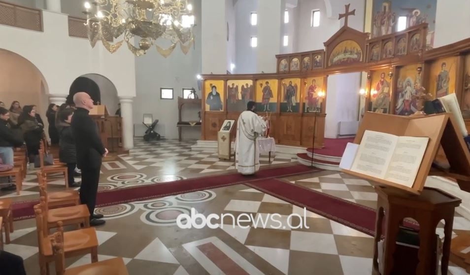 Ndarja nga jeta e Anastas Janullatos/ Në Gjirokastër, kryhen lutje për kryepeshkopin e ndjerë