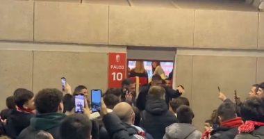 Tifozët me Uzunin/ Përkrahësit spanjollë e mirëkuptojnë shqiptarin