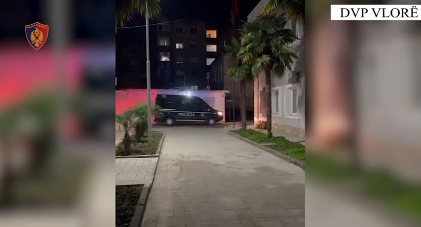 VIDEO/ Doza kokaine, armë gjahu e fishekë, arrestohet 37-vjeçari në Vlorë