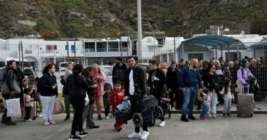 Dy të tretat e banorëve largohen nga ishulli pas tërmeteve të njëpasnjëshme në Santorini